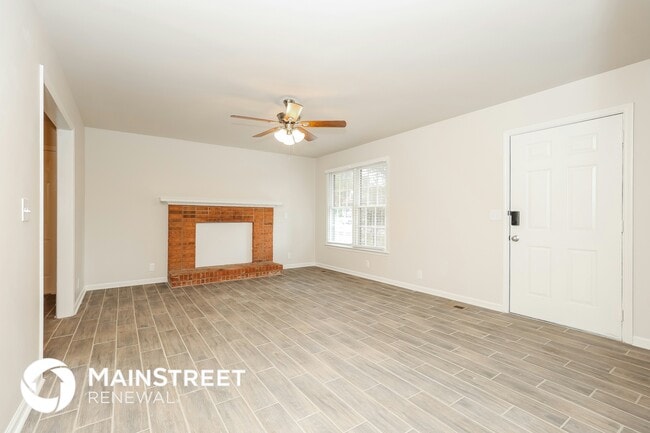 Photo - 132 Lynnford Dr