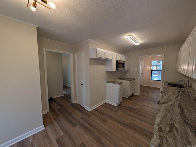 Photo - 7700 Harmon Dr