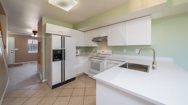 Photo - Cute Updated Townhome Near the Powers Corr...