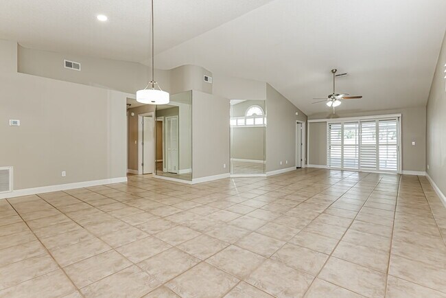 Photo - 2558 Wrencrest Cir