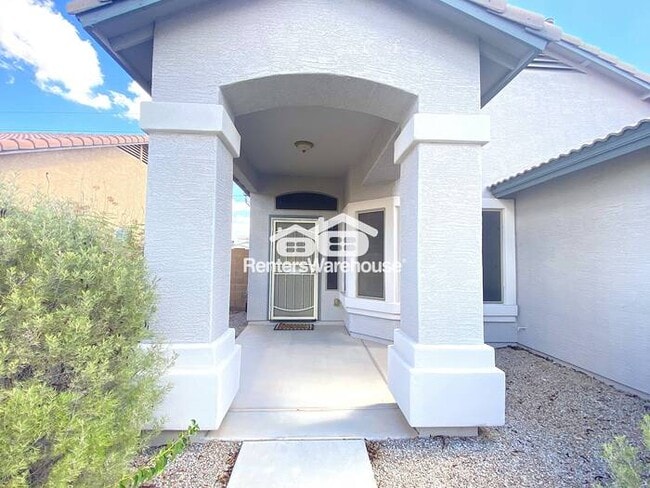 Photo - Sparkling Pool In Maricopa 3/2 Available Now!