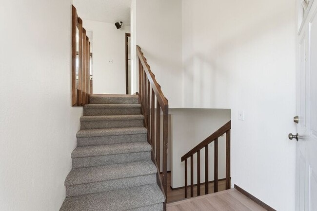 Photo - 820 S Liberty Dr