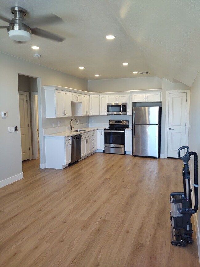 Photo - UTILITIES INCLUDED PERFECT 1 Bedroom 1 Bath