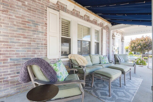 Photo - 8310 Ventnor Ave