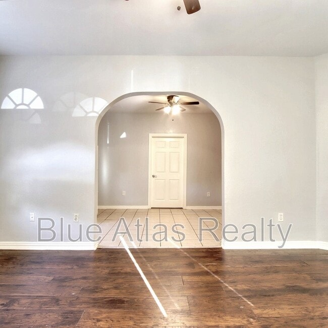 Photo - 2937 S Adams St