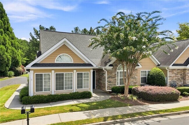 Photo - 3204 Village Ln