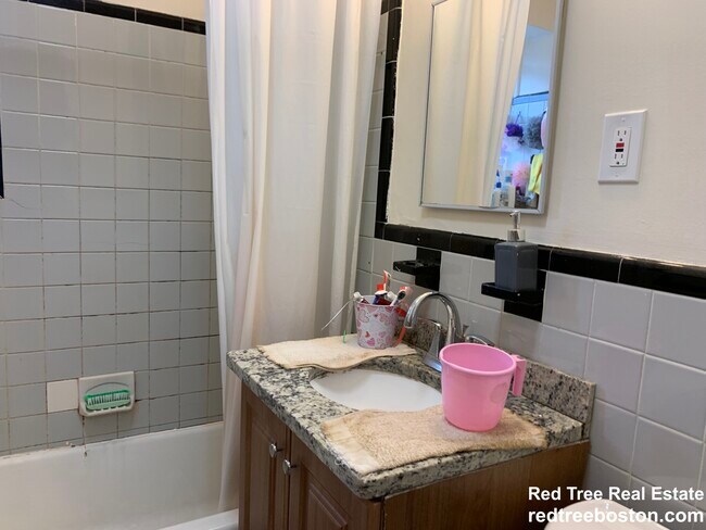 Photo - 59 Parkman St Unidad 3A