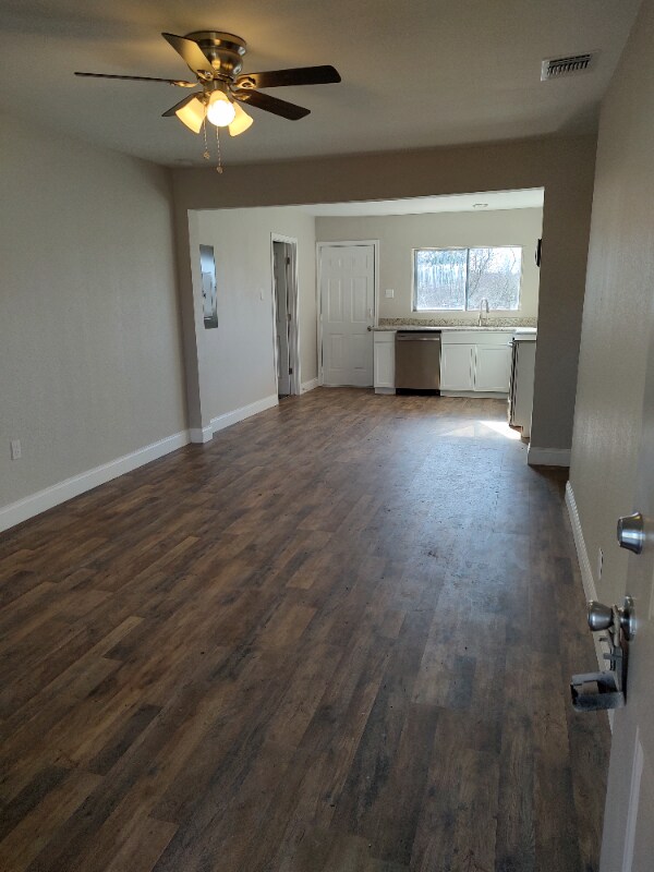 Photo - 8905 Seacliff St