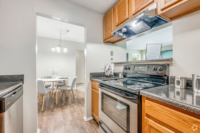 Banyan 1BR, 1BA - 855SF - Kitchen