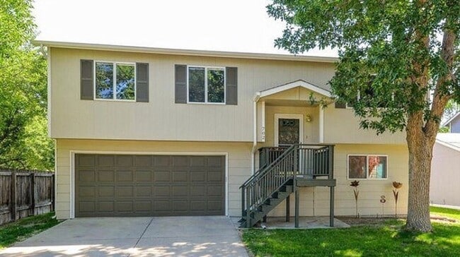 Building Photo - 3 BED // 2 BATH HOME WITH LARGE BACKYARD Fort Collins