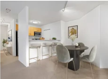 Photo - 754 N Dearborn St