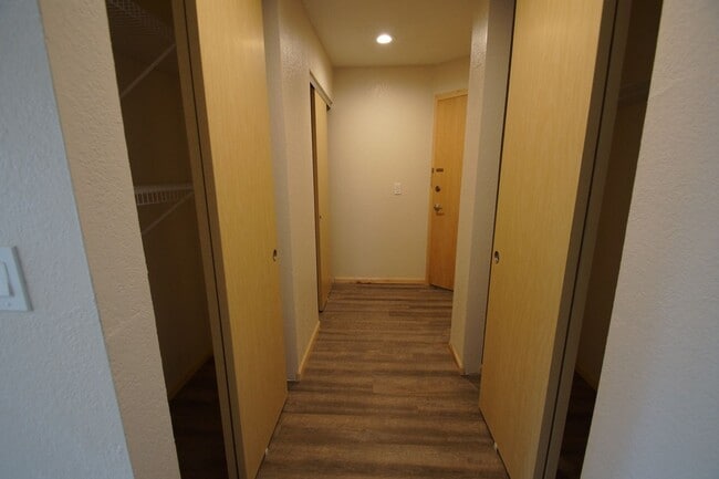 Building Photo - Fully Renovated Appaloosa Suite Unit 206