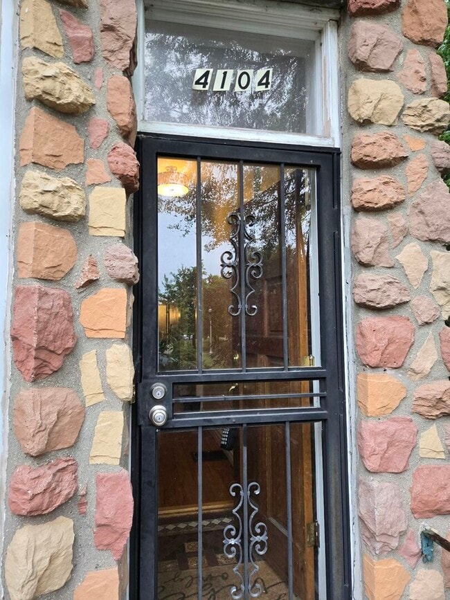 Photo - 4104 S Lake Park Ave