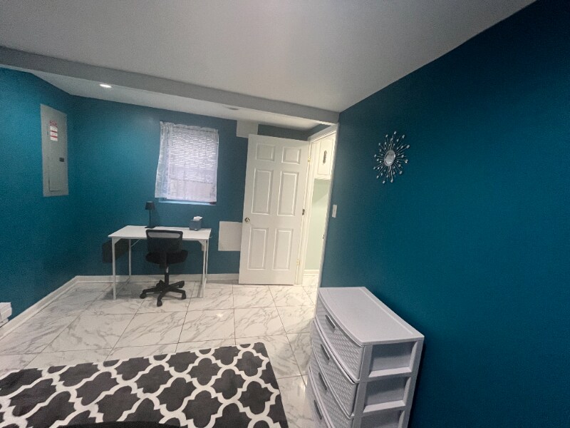 Photo - 342 Nicholson St NE