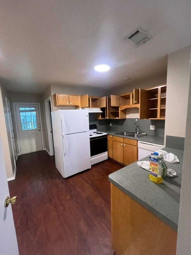 Photo - 4411 Abigail Dr Unit B