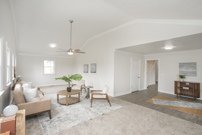 Photo - 301 Lutie St