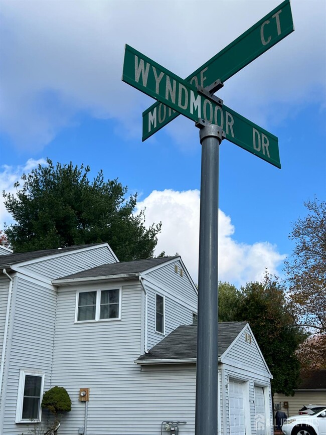 Photo - 100 Wyndmoor Dr