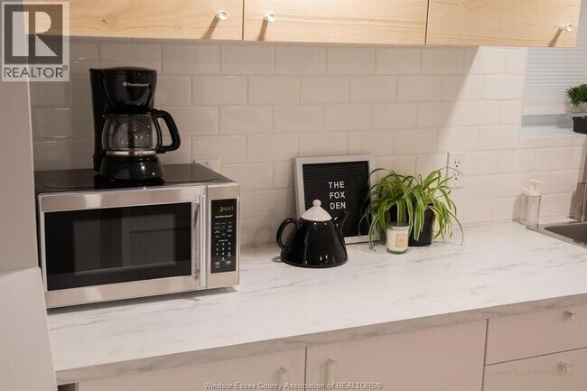 Photo - 758 Pierre Ave