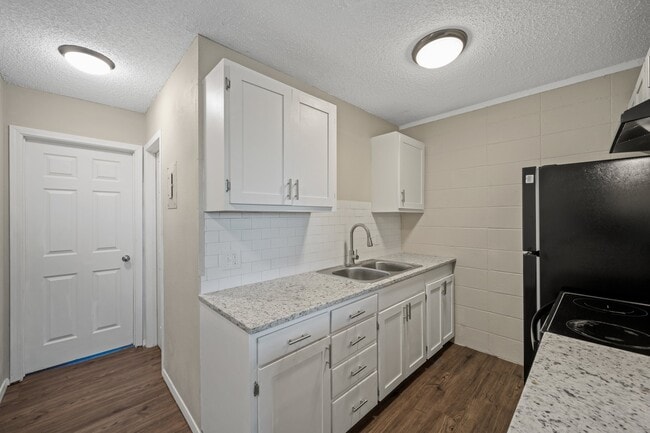 El Enclave - The Enclave Apartments