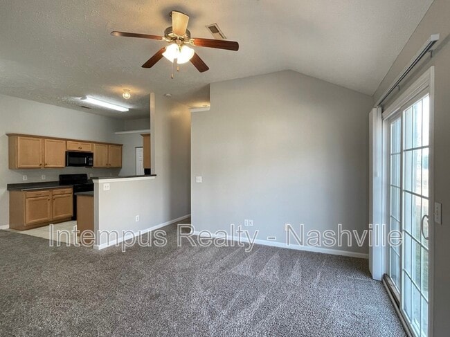 Photo - 553 Rose Cottage Cir