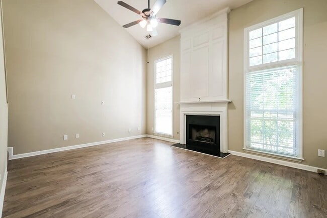 Building Photo - 2025 Eagle Nest Bluff NW