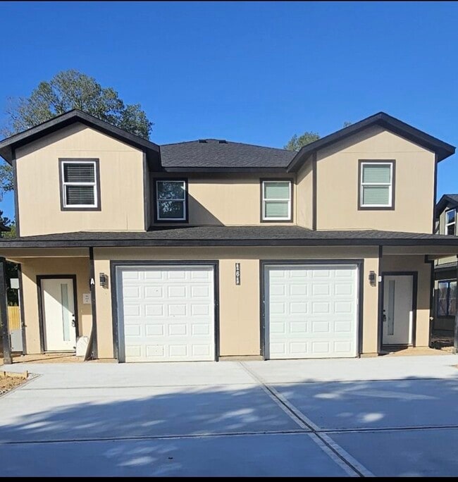 Building Photo - 121 S 10th St Unit A