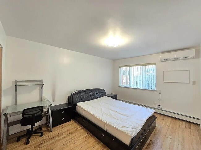 Photo - 8620 Bay 16th St