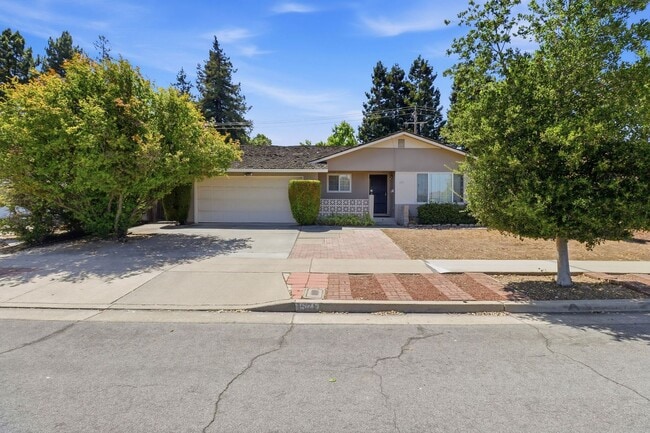 Building Photo - What a Great Home! Available Now!