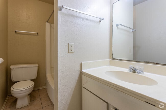 2 HAB, 1 BA - 821&nbsp;ft² - Chateau Nederland