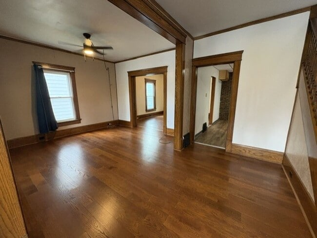 1059 Wooster Rd W