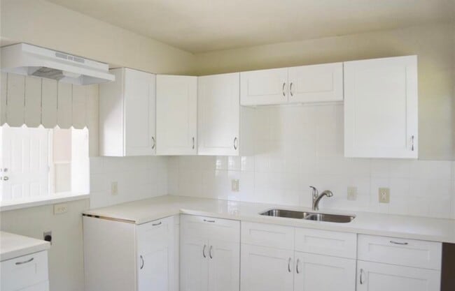 Photo - 2514 Lynnfield St