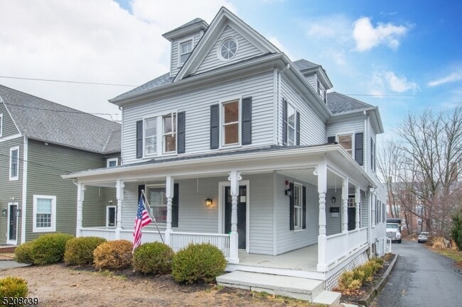 Building Photo - 161 Washington St