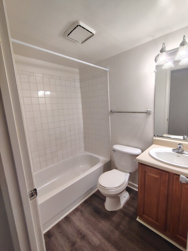 Photo - 600 Reusens Rd Unidad Waitlist