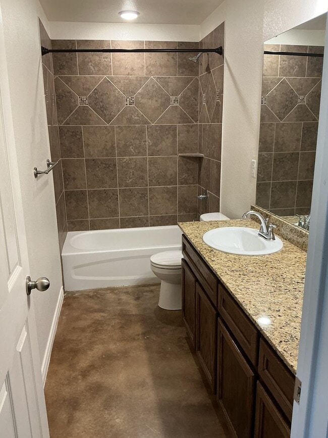 Photo - Charming 3 bedroom 2 bath duplex in desira...