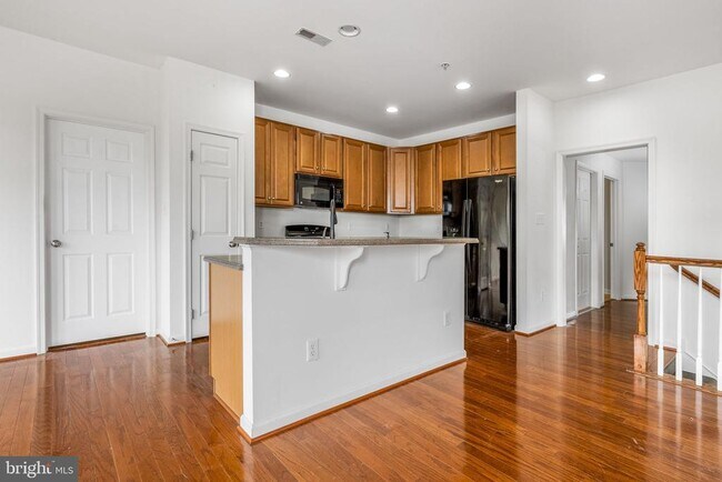 Photo - 202 Bardel Dr Unit 202
