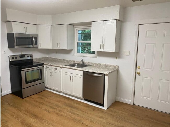 Building Photo - 29 Lawn St Unit 2