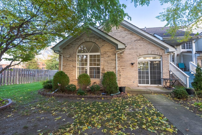 Building Photo - 120 Stonewood Pl Unit 7-C