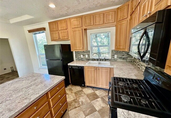 Photo - 3Bd 2bath 6 Month lease only ****HOUSE IS FOR SALE***