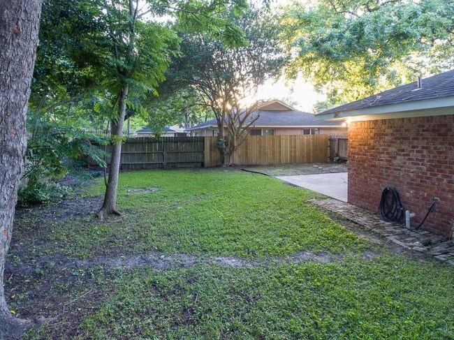 Photo - 5925 Ariel St