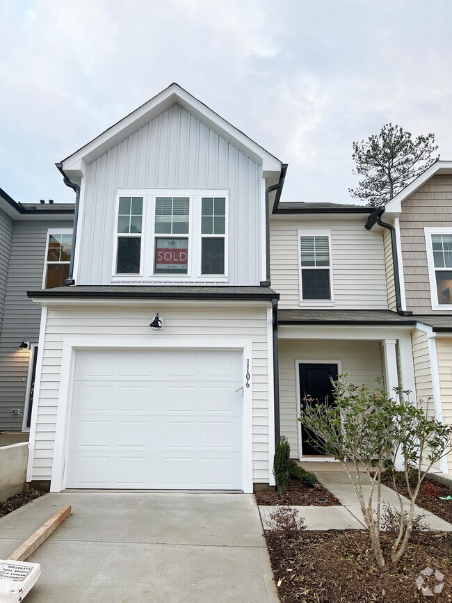 Building Photo - 1106 Crater Lake Way Rental