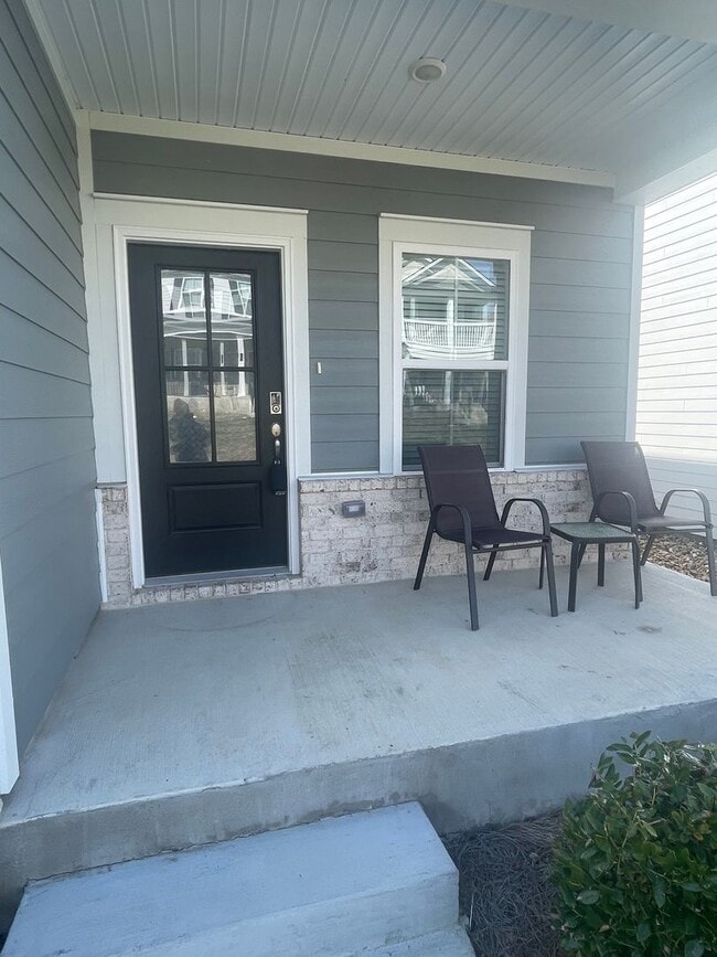 Photo - 1520 Henderson Pt Aly