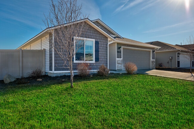 Photo - 19570 Nanticoke Ave