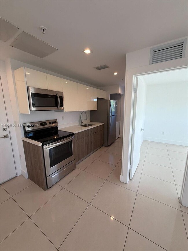 Photo - 829 SW 18th Ave Unit 111