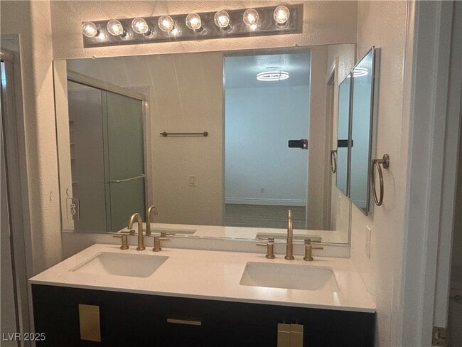 Photo - 3217 Ridgecliff St