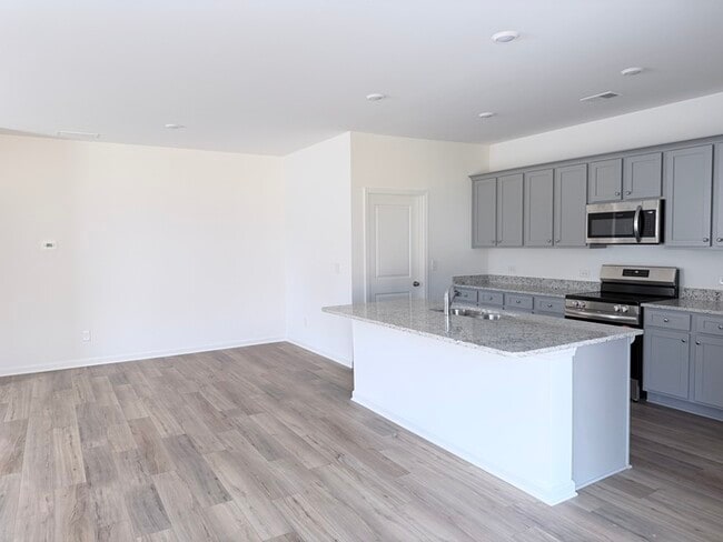 Photo - 173 Elijah St