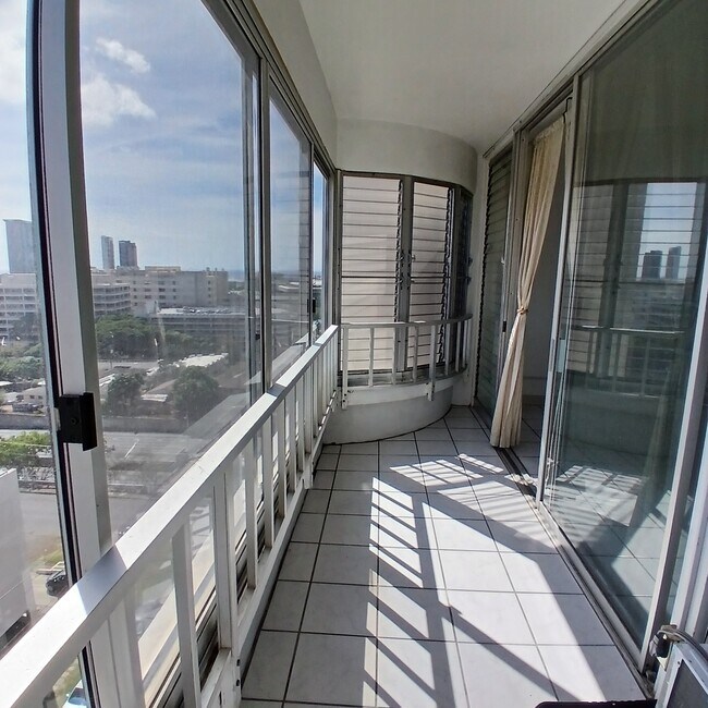 Photo - 410 Magellan Ave