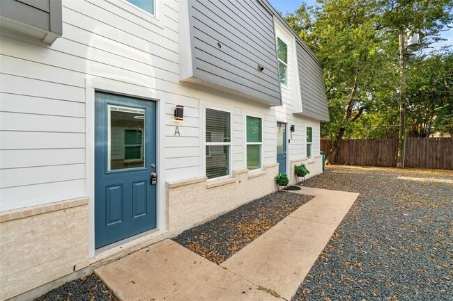 1901 Hearthstone Dr