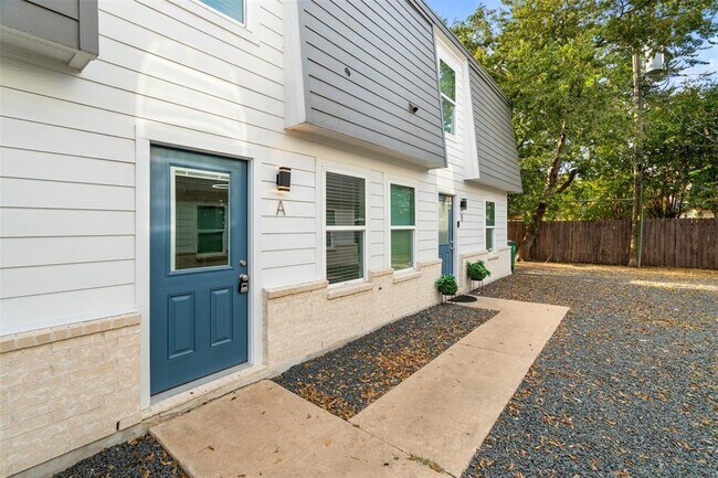 Photo - 1901 Hearthstone Dr