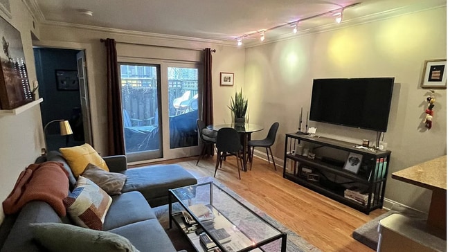Building Photo - 2 bedroom in Chicago IL 60614 Unit 8-102 Rental