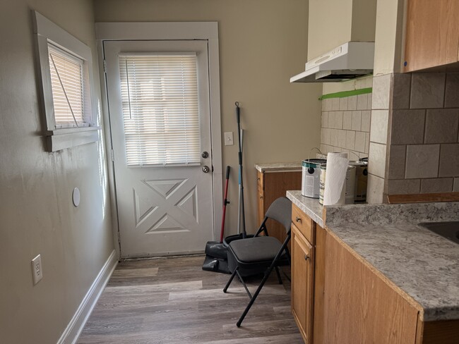 Photo - 72 Hollister St